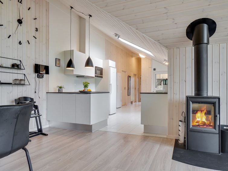 vara-800m-from-the-sea/