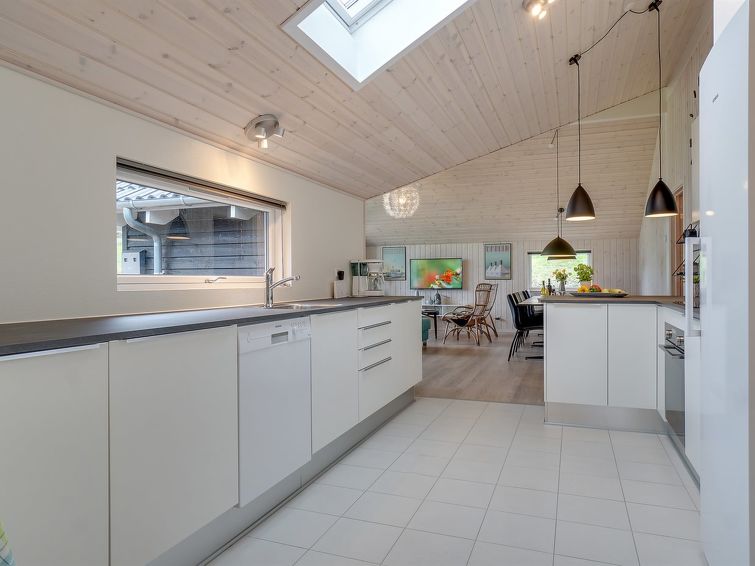 vara-800m-from-the-sea/