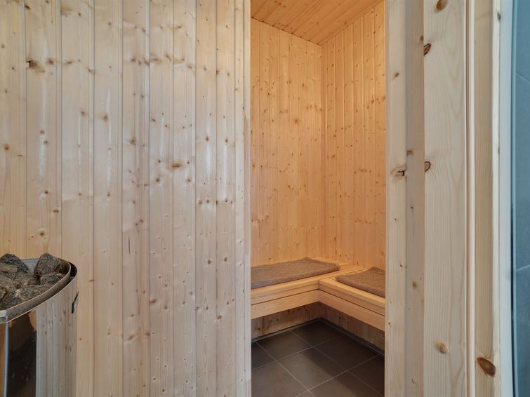 vara-800m-from-the-sea/