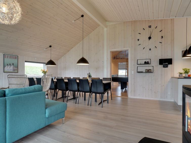 vara-800m-from-the-sea/