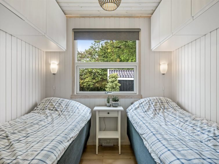 ingiald-600m-from-the-sea/