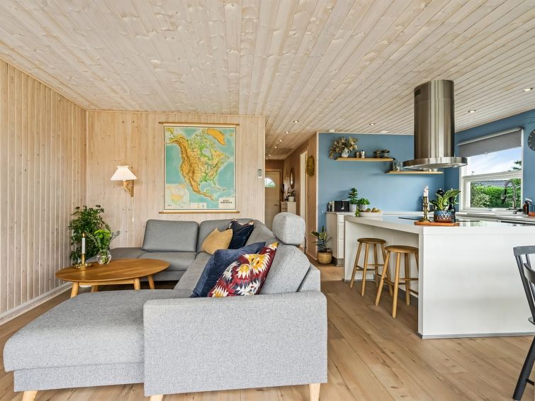 ingiald-600m-from-the-sea/