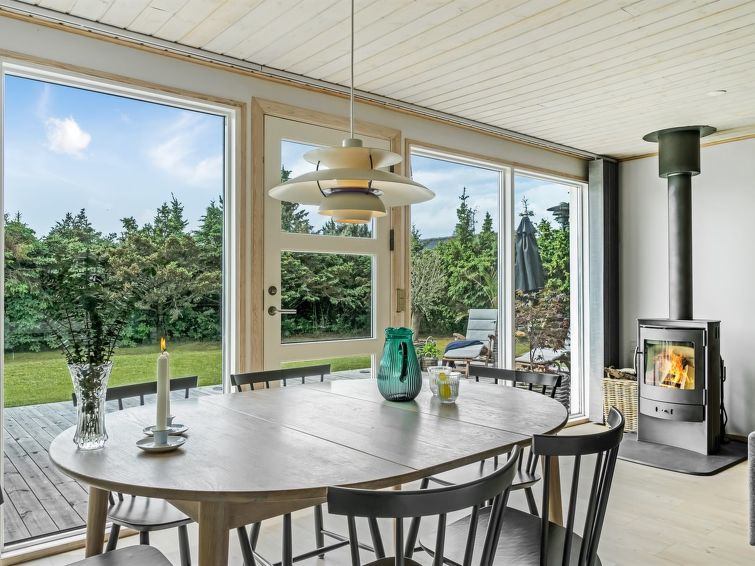 ingiald-600m-from-the-sea/