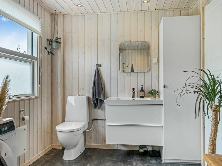 ingiald-600m-from-the-sea/