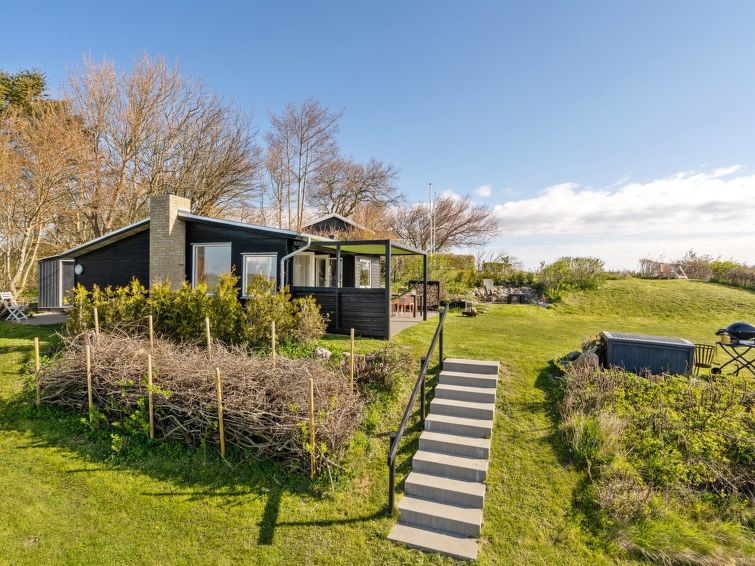 nielsen-30m-to-the-fjord/