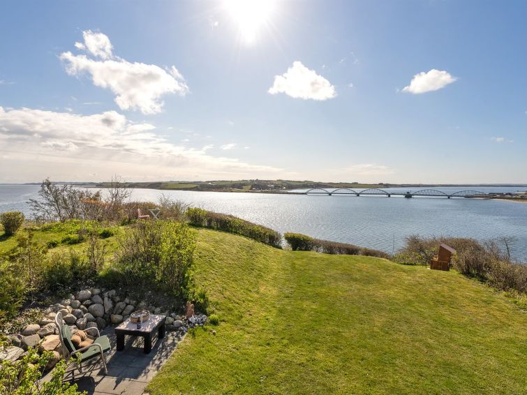 nielsen-30m-to-the-fjord/