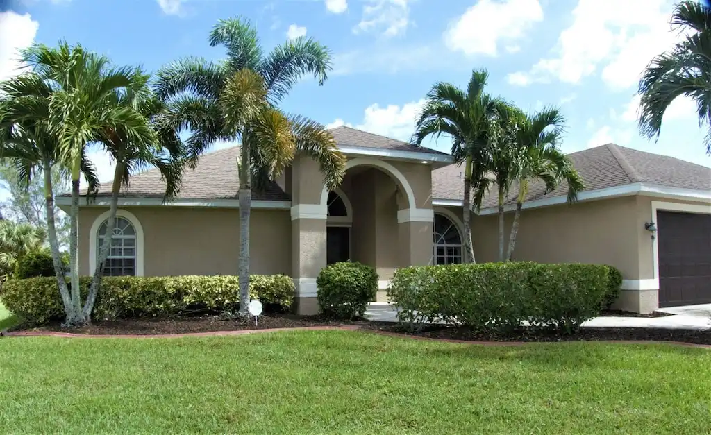 sunny-mornings-up-to-8-gulf-access-pool-spa/