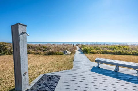 Steps to the beach