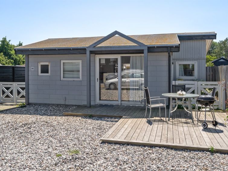 alvina-25m-from-the-sea/