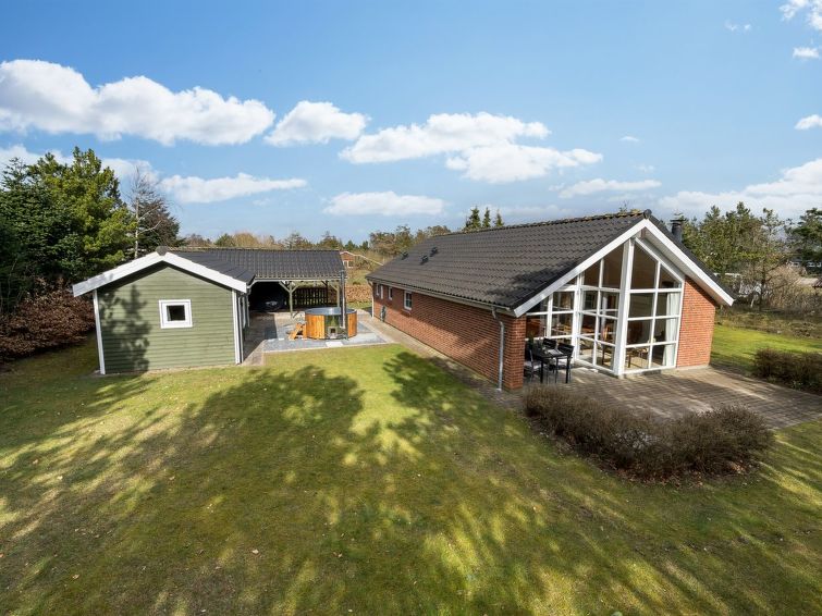 herminia-350m-to-the-fjord/