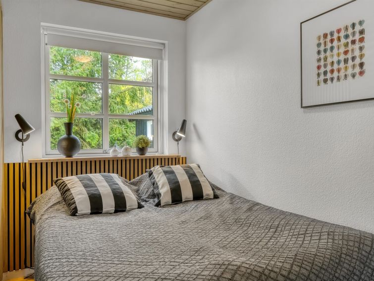 christina-300m-to-the-fjord/