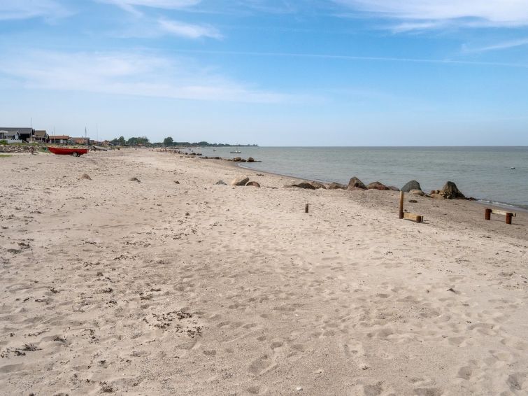 nera-10m-from-the-sea/