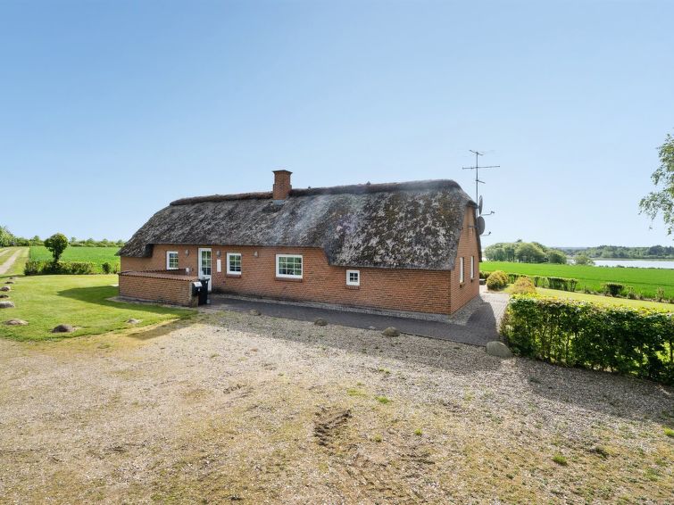 jugen-900m-to-the-fjord/