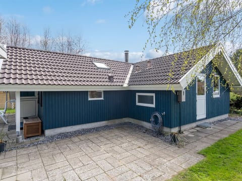 "Norna" - 300m from the sea