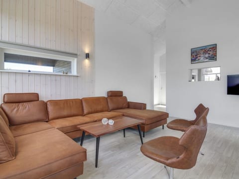 "Grith" - 1km from the sea