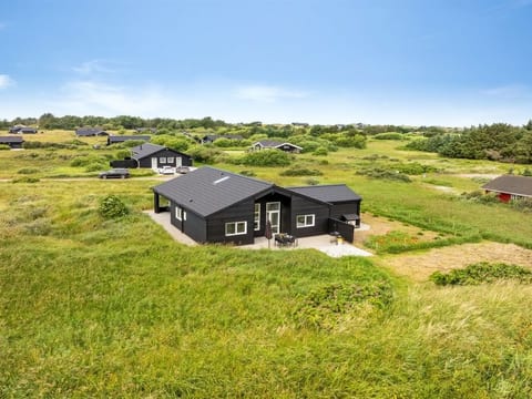 "Grith" - 1km from the sea