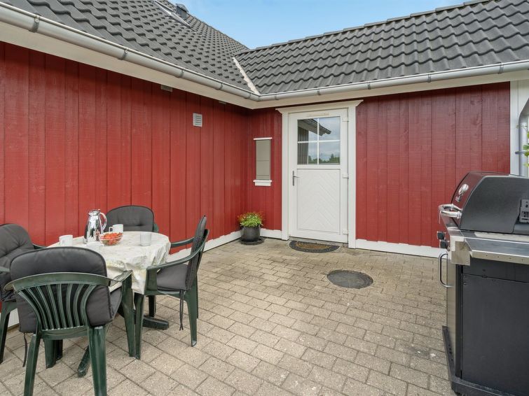 eike-250m-from-the-sea/