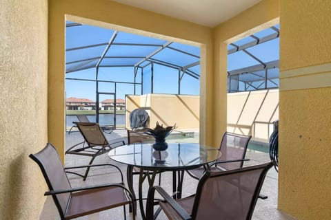 Ahhh, breakfast on the lanai.  The sandhill cranes may even visit or just enjoy the peacefulness of the lake.