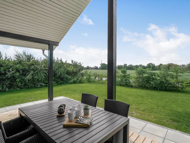 cholena-700m-from-the-sea/