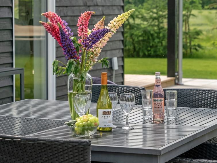 cholena-700m-from-the-sea/