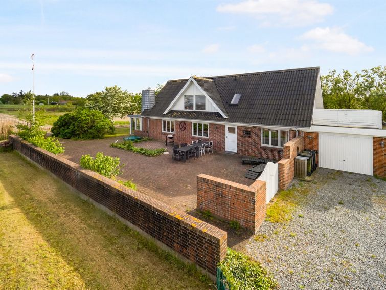 emmie-50m-to-the-fjord/