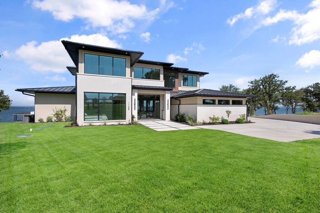 Lakefront Estate -heated spa - chef avail - Streetman Lakefront Estate -heated spa - chef avail - Streetman