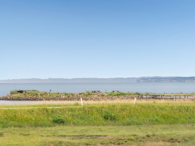 thomsen-200m-to-the-fjord/