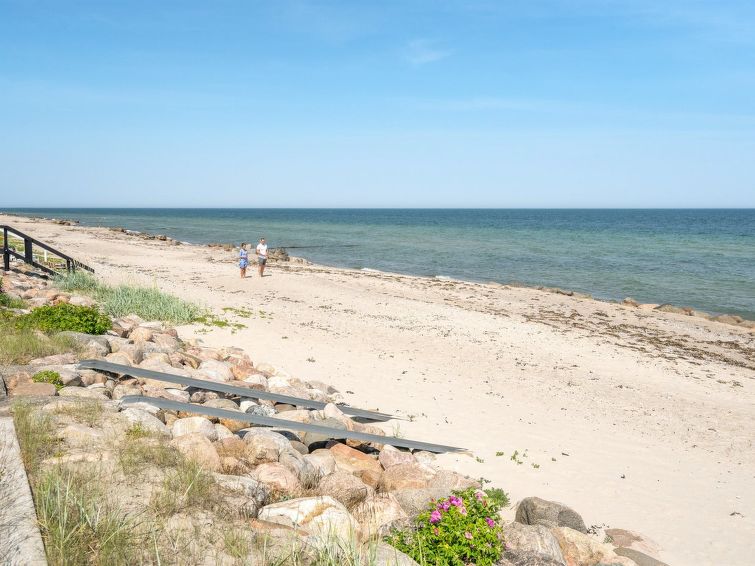 hwitserk-5m-from-the-sea/