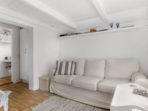 "Frederike" - 300m from the sea