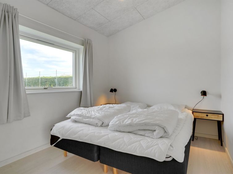 nimrod-300m-from-the-sea/