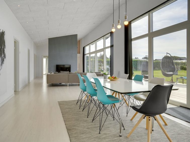 nimrod-300m-from-the-sea/