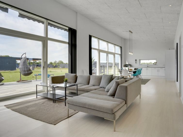 nimrod-300m-from-the-sea/