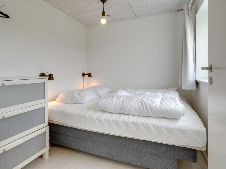 nimrod-300m-from-the-sea/