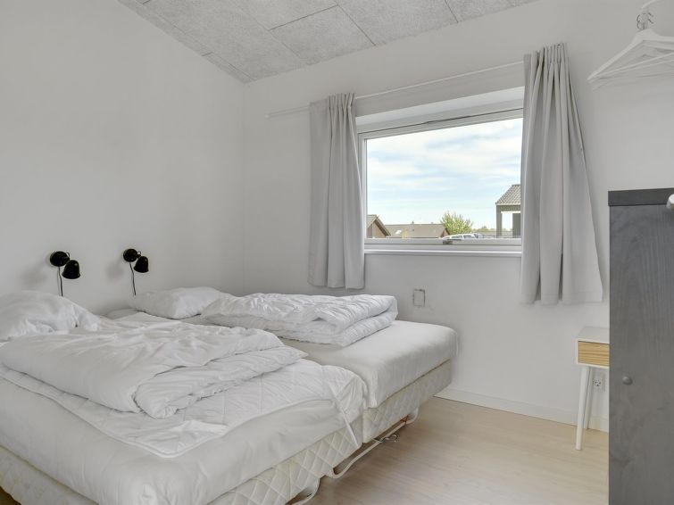 nimrod-300m-from-the-sea/