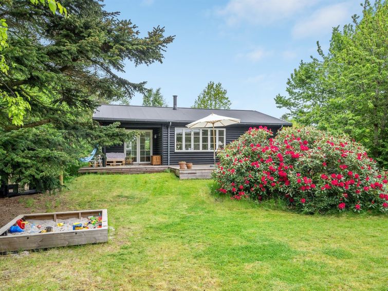 mariela-800m-from-the-sea/