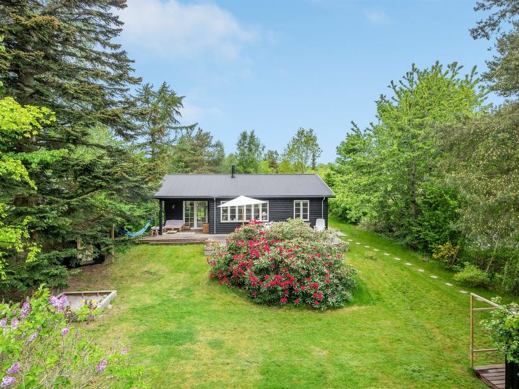 mariela-800m-from-the-sea/