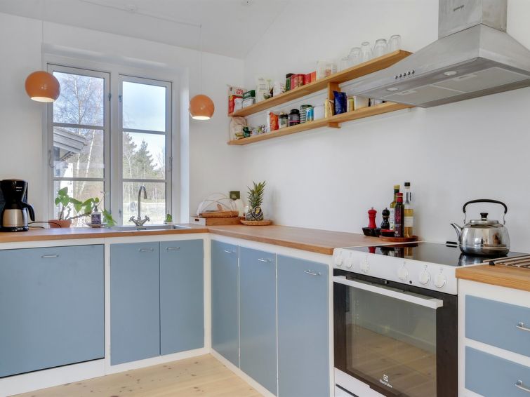 mariela-800m-from-the-sea/