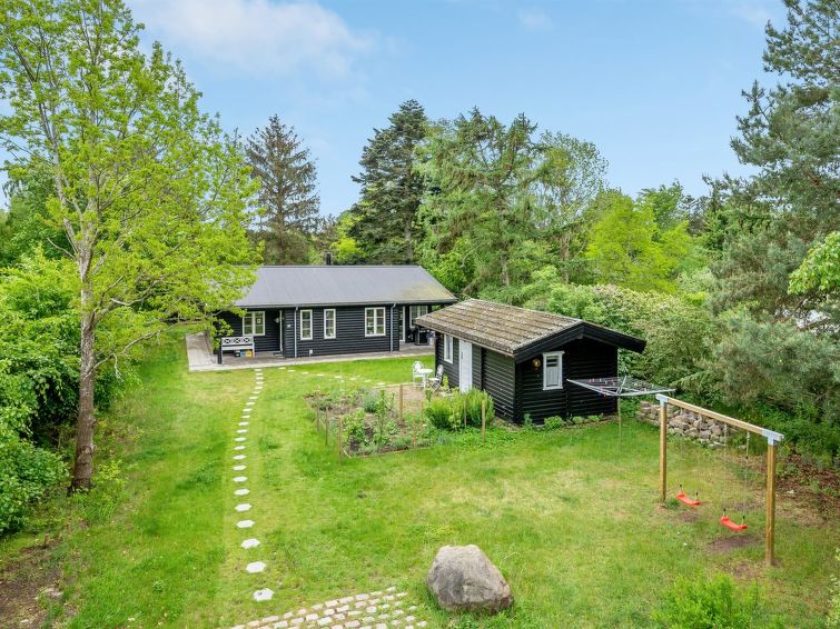 mariela-800m-from-the-sea/