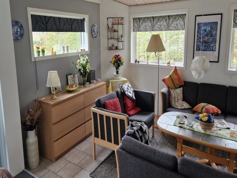 guthrik-900m-from-the-sea/