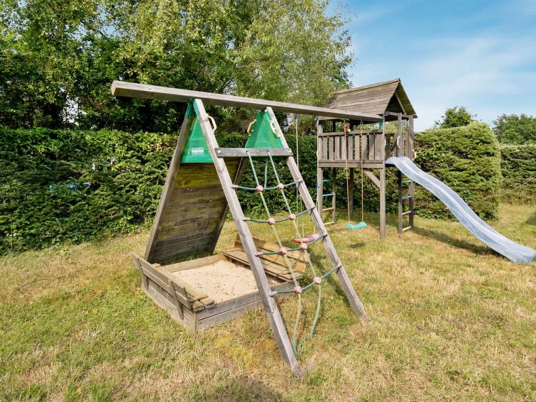 guthrik-900m-from-the-sea/