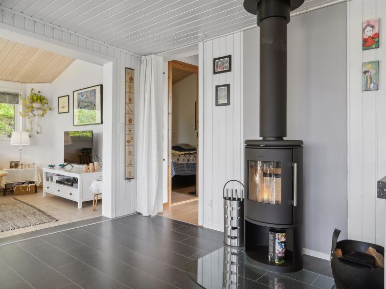 guthrik-900m-from-the-sea/