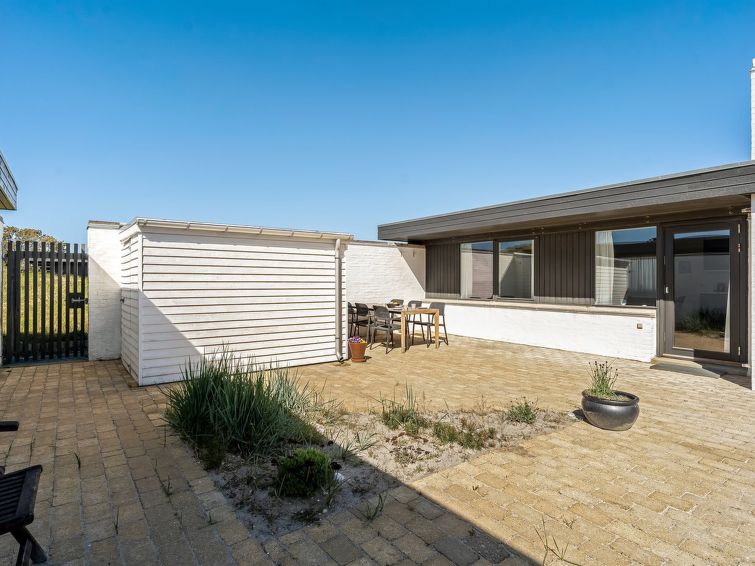 ingomar-300m-from-the-sea/