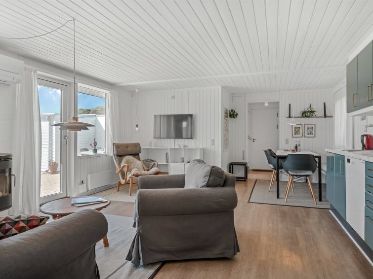 ingomar-300m-from-the-sea/