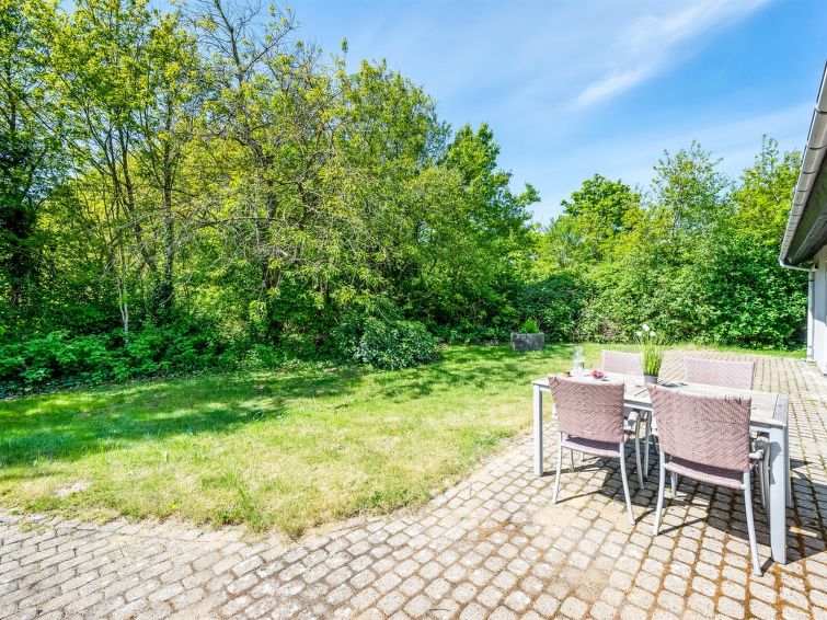 aarni-250m-to-the-fjord/