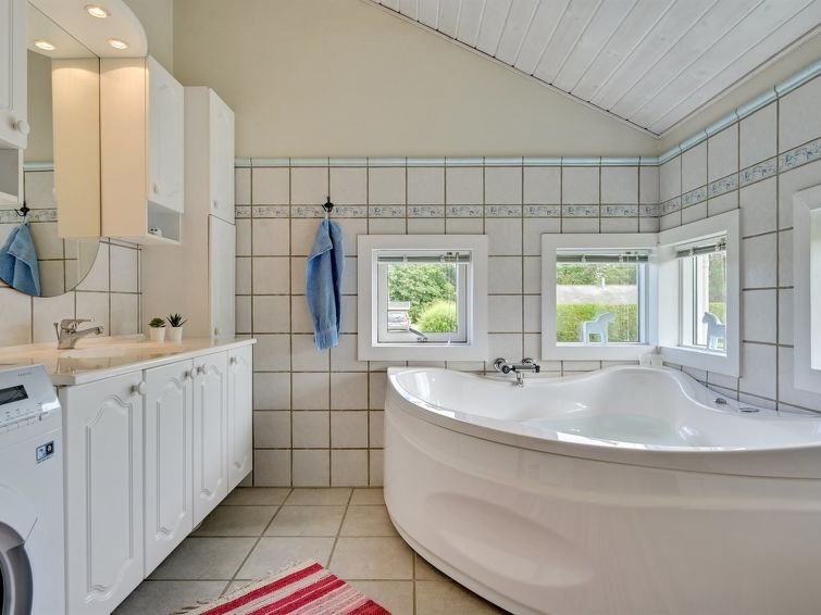 dyrken-200m-from-the-sea/