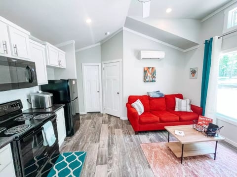Luxurious Tiny House Cabin off the Beaten Path