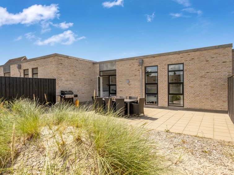 ilsabe-2km-from-the-sea/