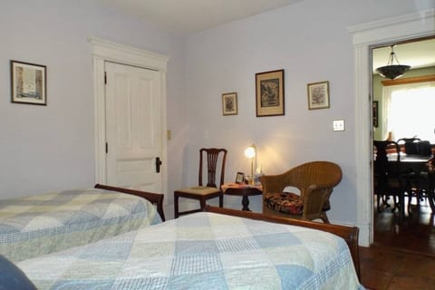 2 Twin beds on 1st floor with En-suite bathroom.