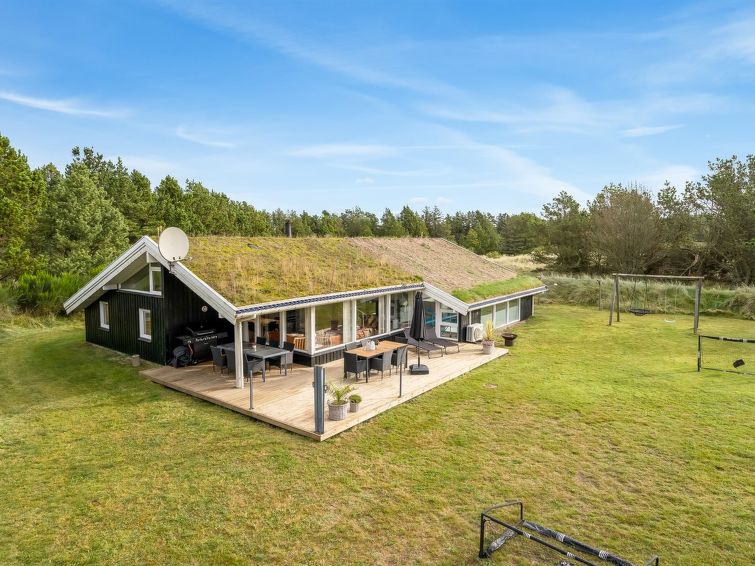 helene-1-5km-from-the-sea/