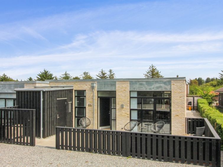 laulu-2km-from-the-sea/